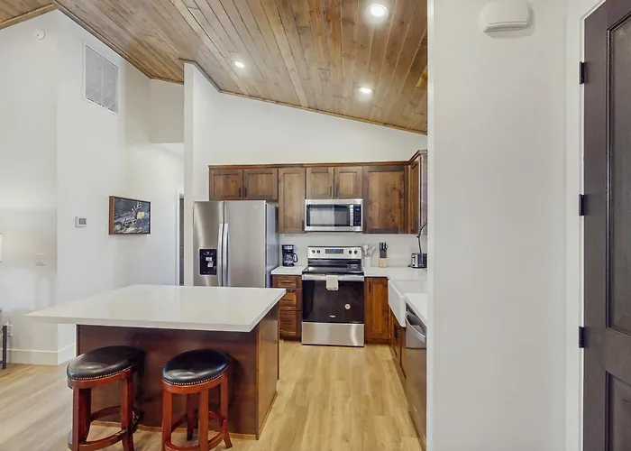 Buffalo Ridge Retreat *